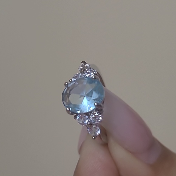 Sterling Silver Blue Crystal Ring Size 9 - Picture 2 of 7